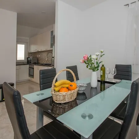 Apartment Buba/maslina Makarska