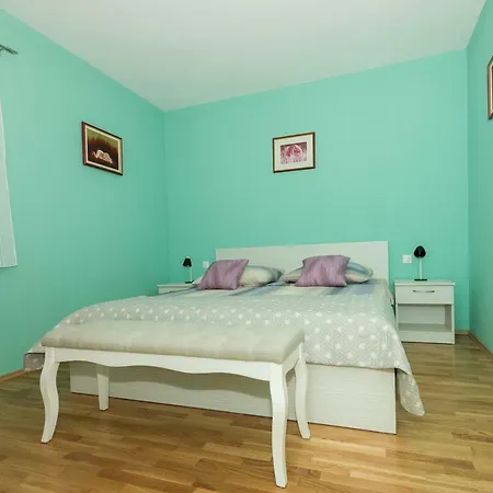 Apartment Buba/maslina Makarska